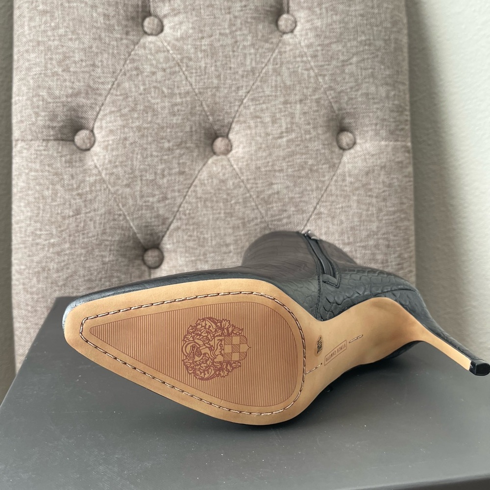 Vince Camuto Women's Allost Pointy Toe Bootie Ankle Boot In Size 7  EU 38 - Picture 8 of 10